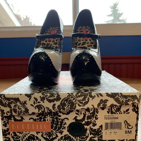 Bordello Teeze Blk and Wht Platform - Picture 2 of 7